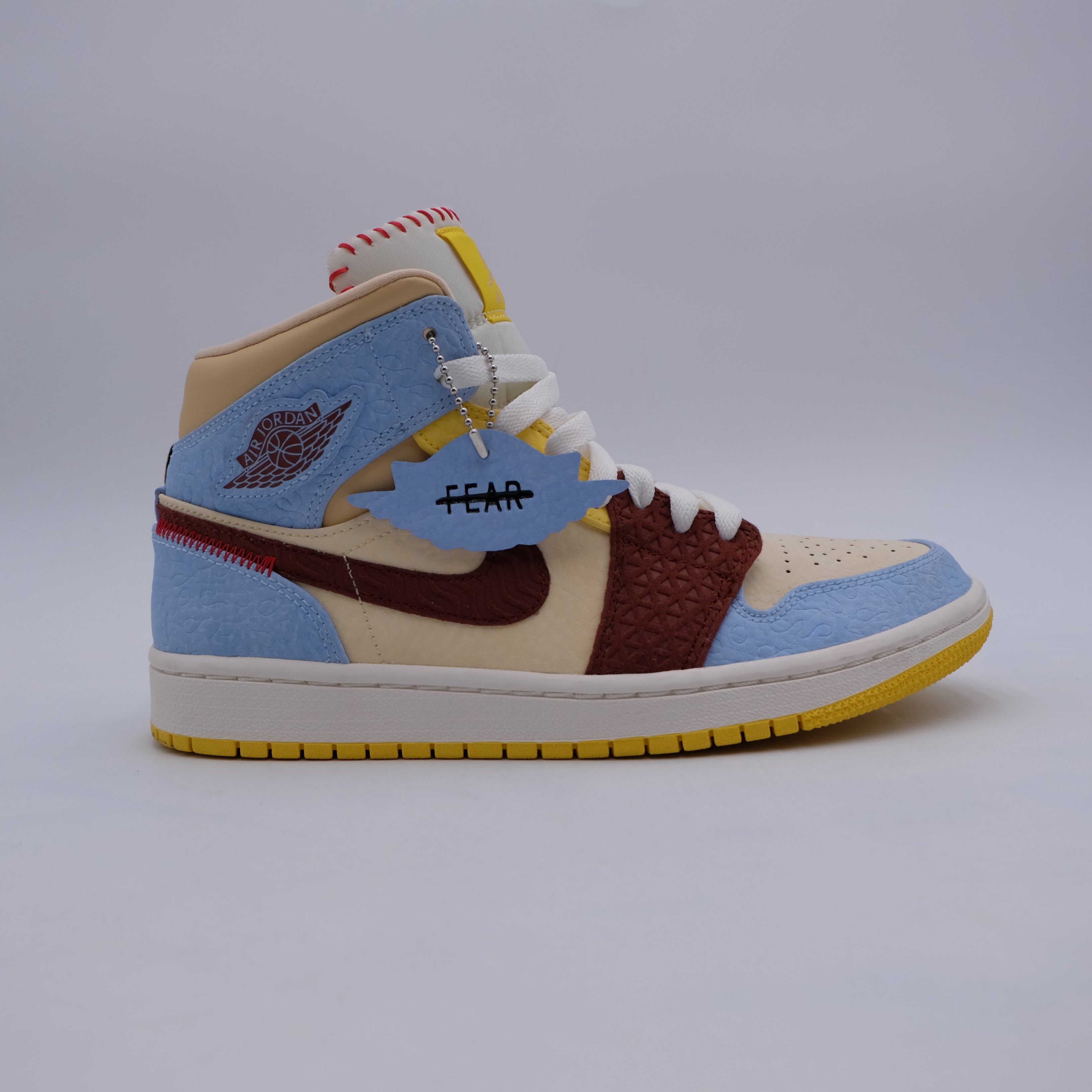 Jordan 1 SE Fearless Maison Chateau Rouge (taille 40)