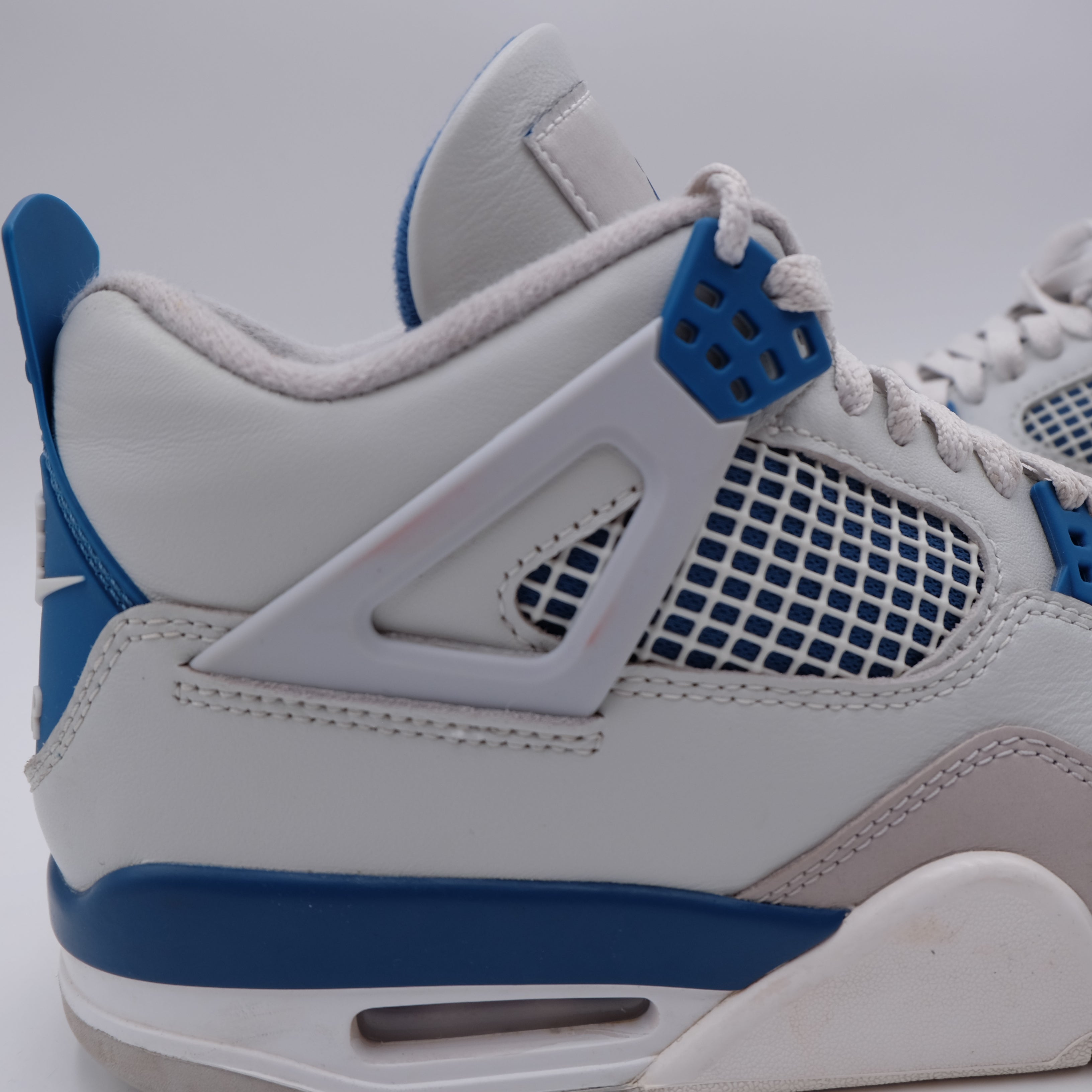 Jordan 4 Military Blue (taille 42.5)