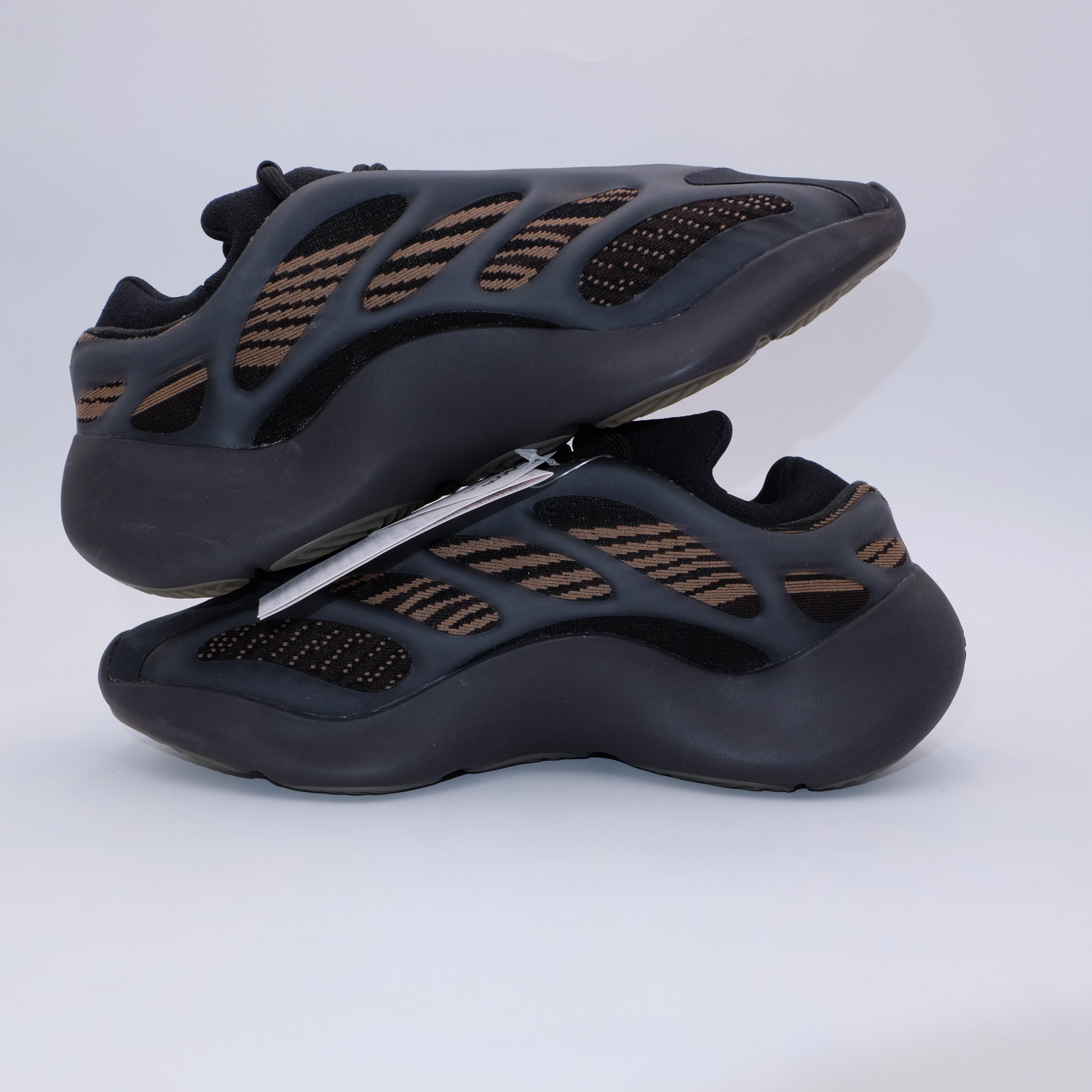 Yeezy 700 V3 Clay Brown (taille 43 1/3)