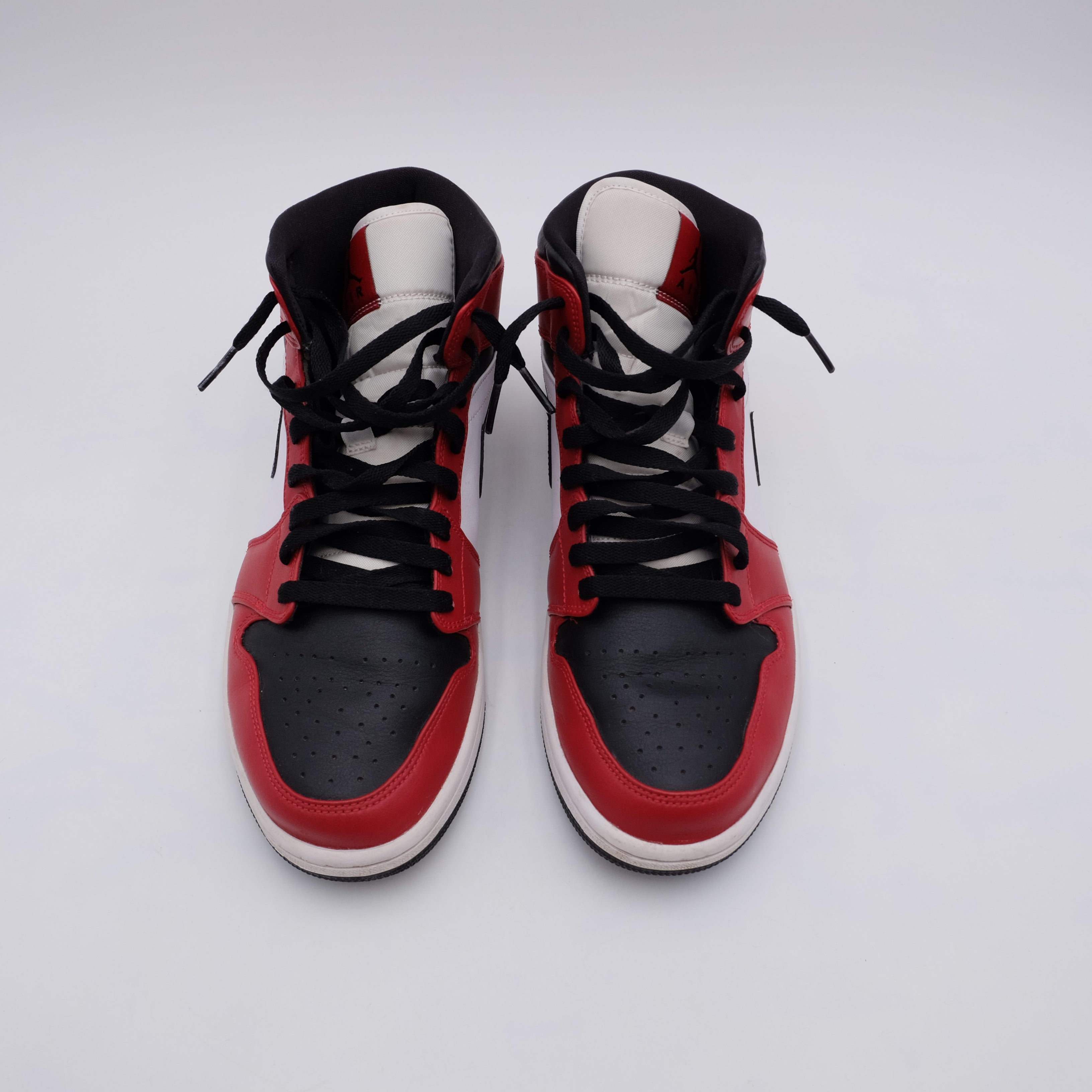 Jordan 1 Mid Chicago (taille 43)