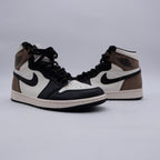 Jordan 1 High Dark Mocha (taille 43)