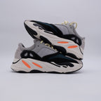 Yeezy 700 Wave Runner (taille 41 1/3)