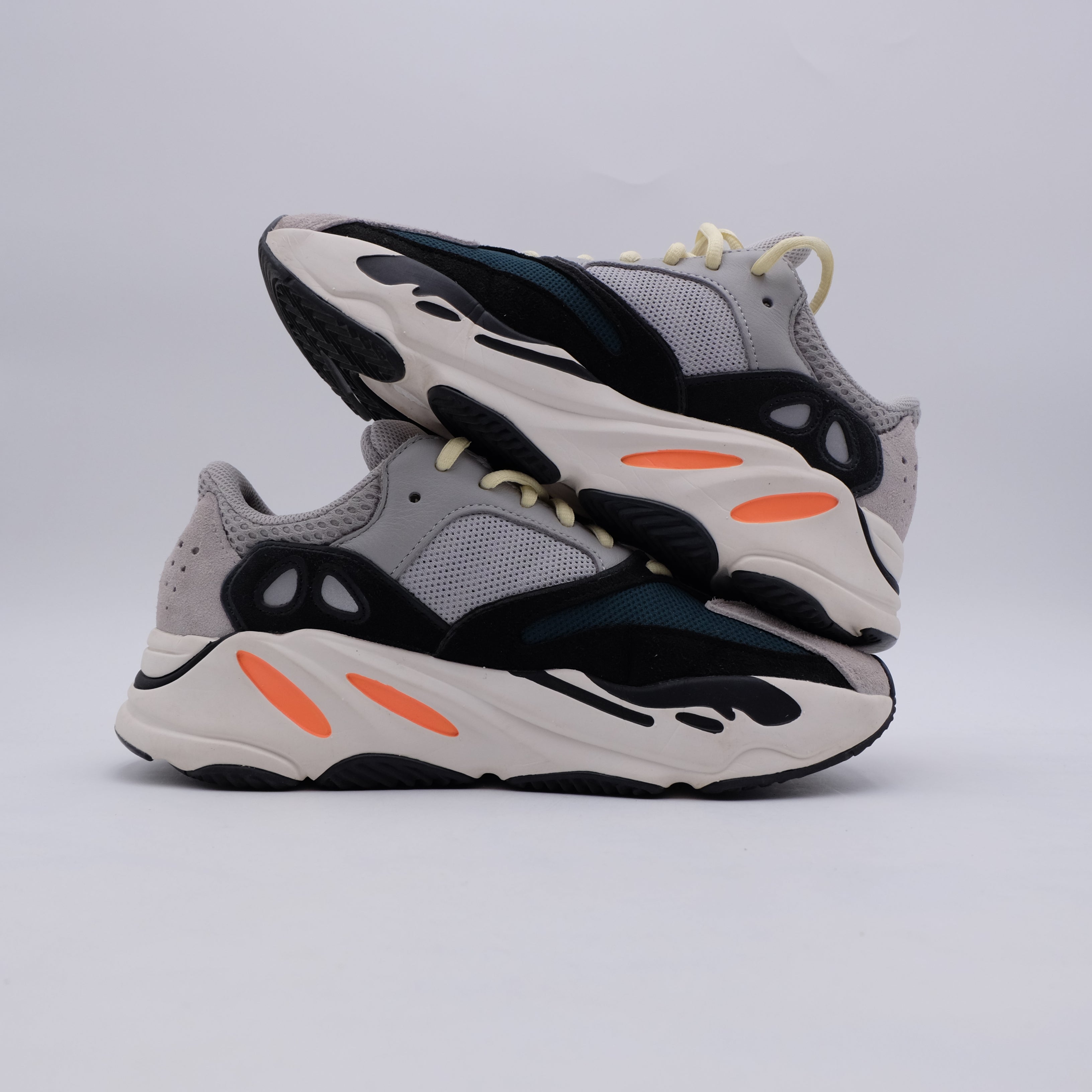 Yeezy 700 Wave Runner (taille 41 1/3)