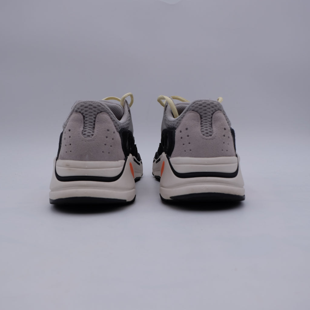 Yeezy 700 Wave Runner (taille 41 1/3)