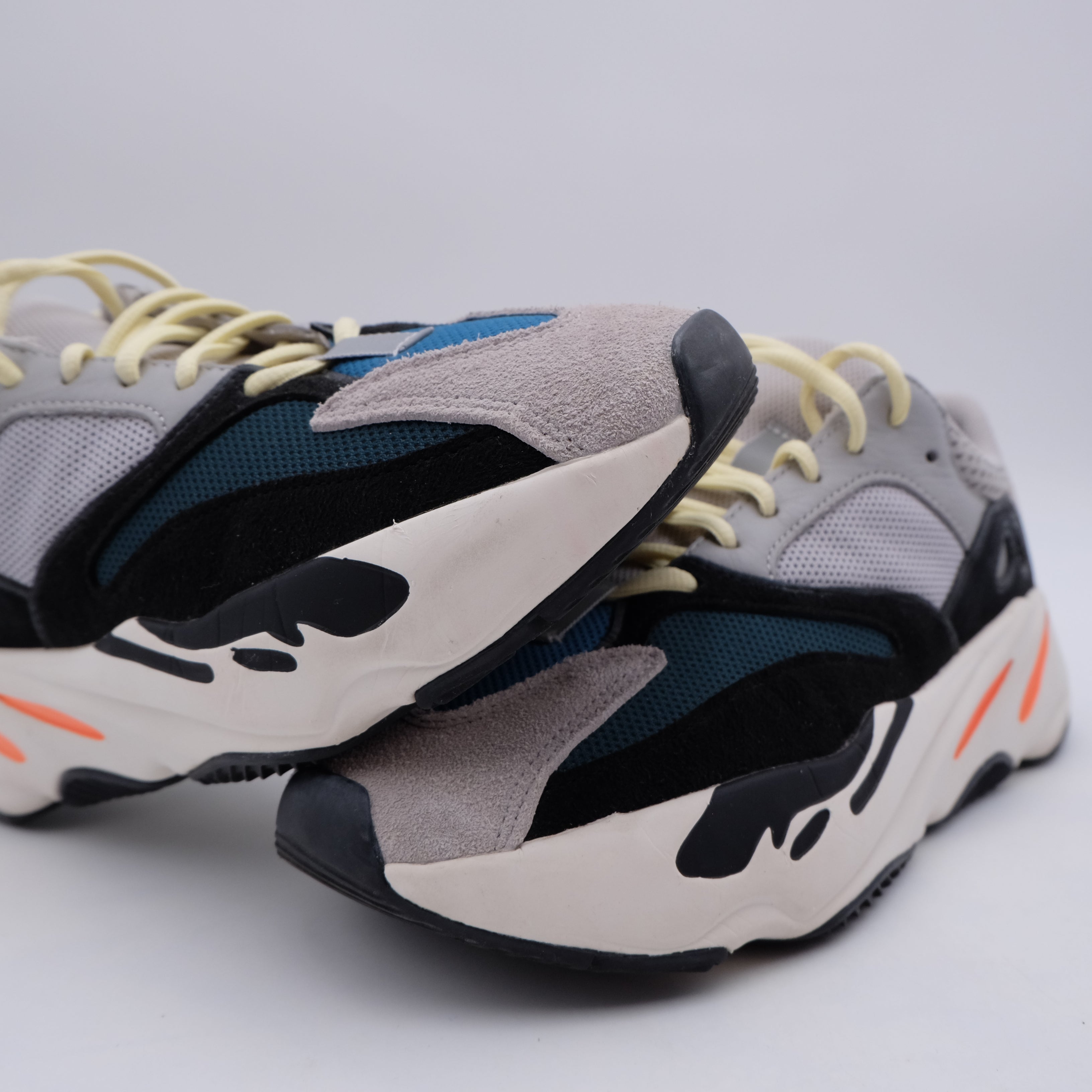 Yeezy 700 Wave Runner (taille 41 1/3)