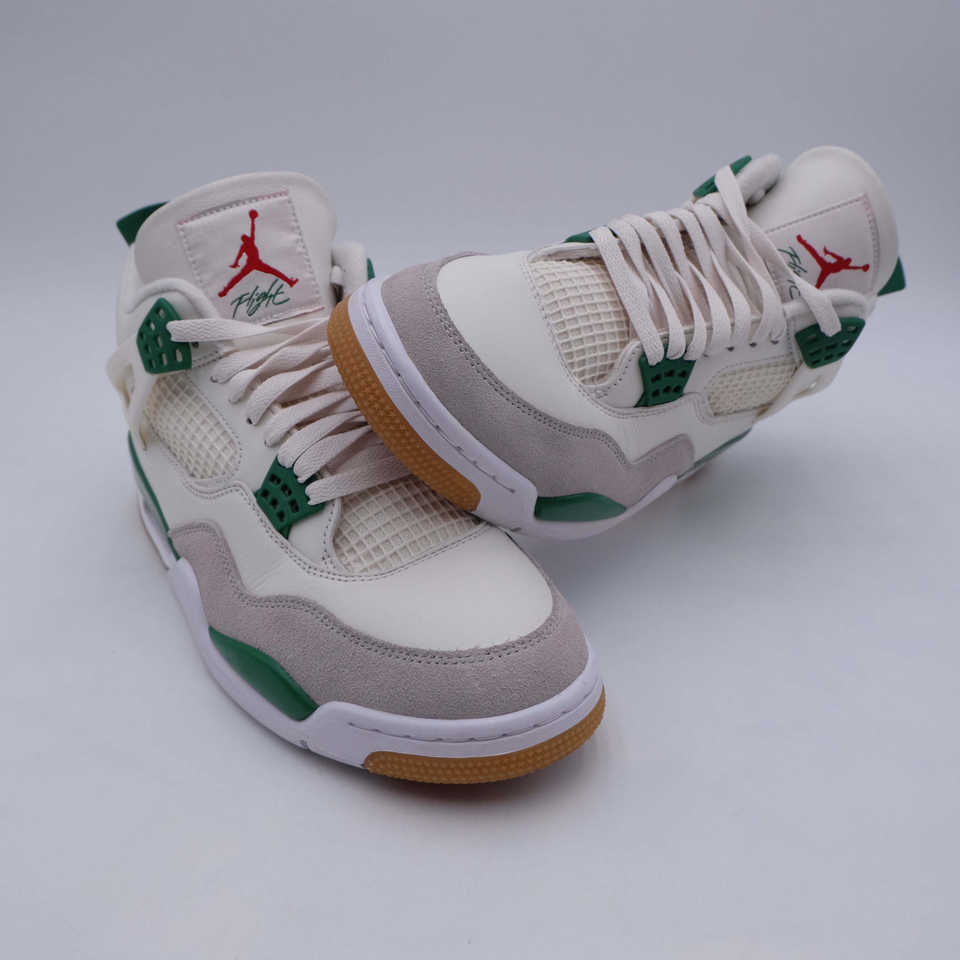 Jordan 4 SB Pine Green (taille 45)
