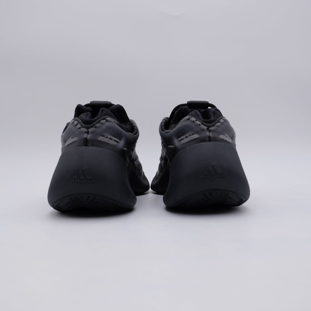 Yeezy 700 V3 Dark Glow (taille 38)