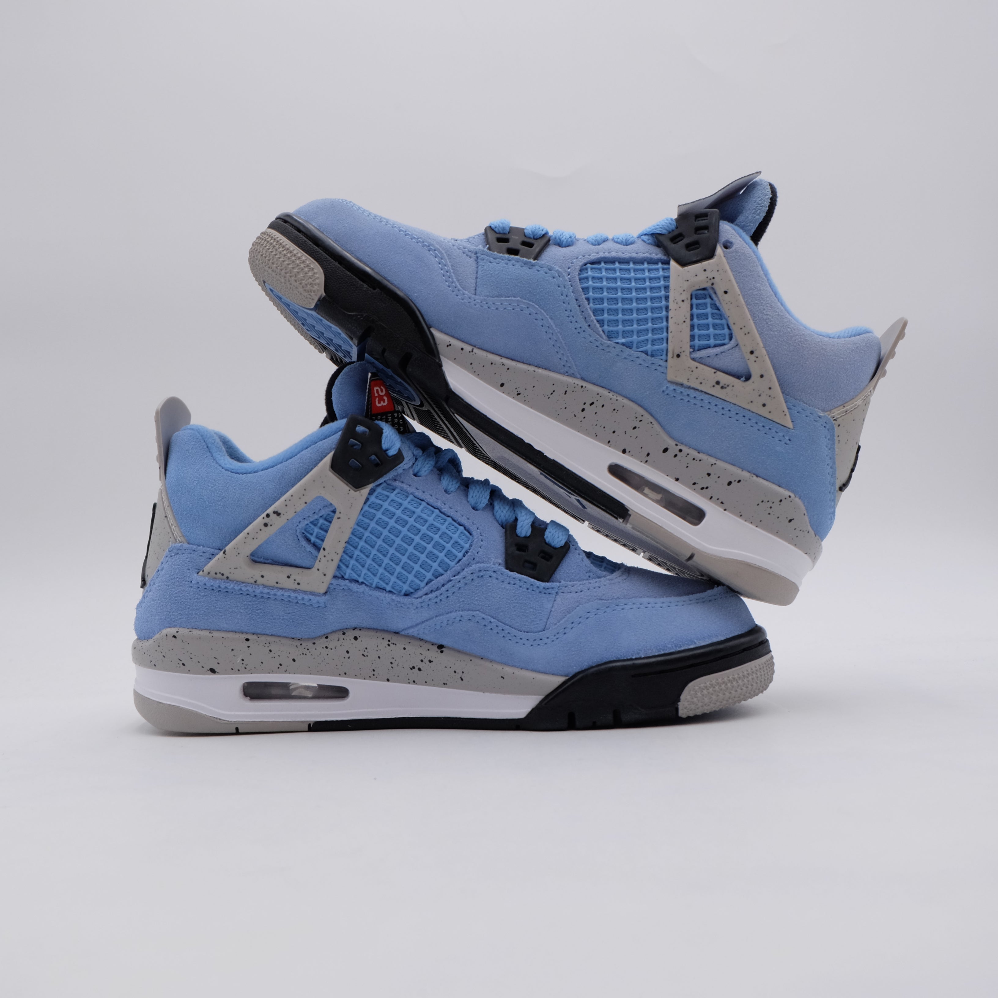 Jordan 4 University Blue GS (taille 36.5)
