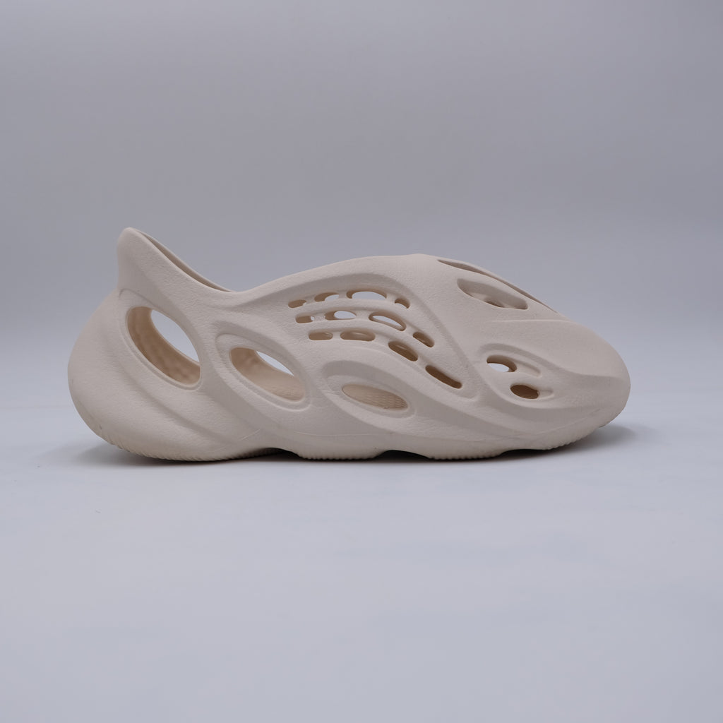 Yeezy Foam RNR Sand (taille 44,5)