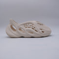 Yeezy Foam RNR Sand (taille 44,5)