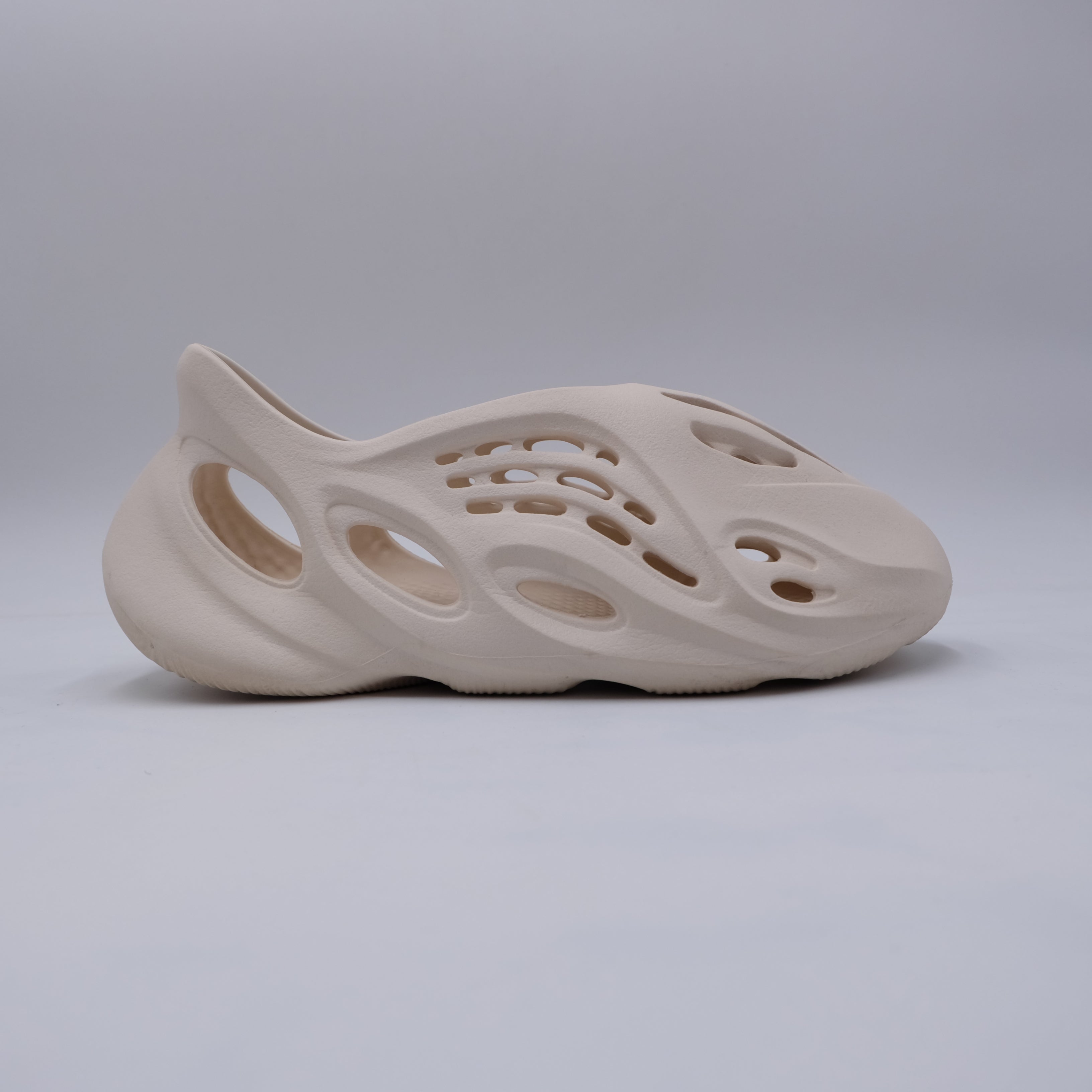 Yeezy Foam RNR Sand (taille 44,5)