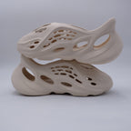 Yeezy Foam RNR Sand (taille 44,5)