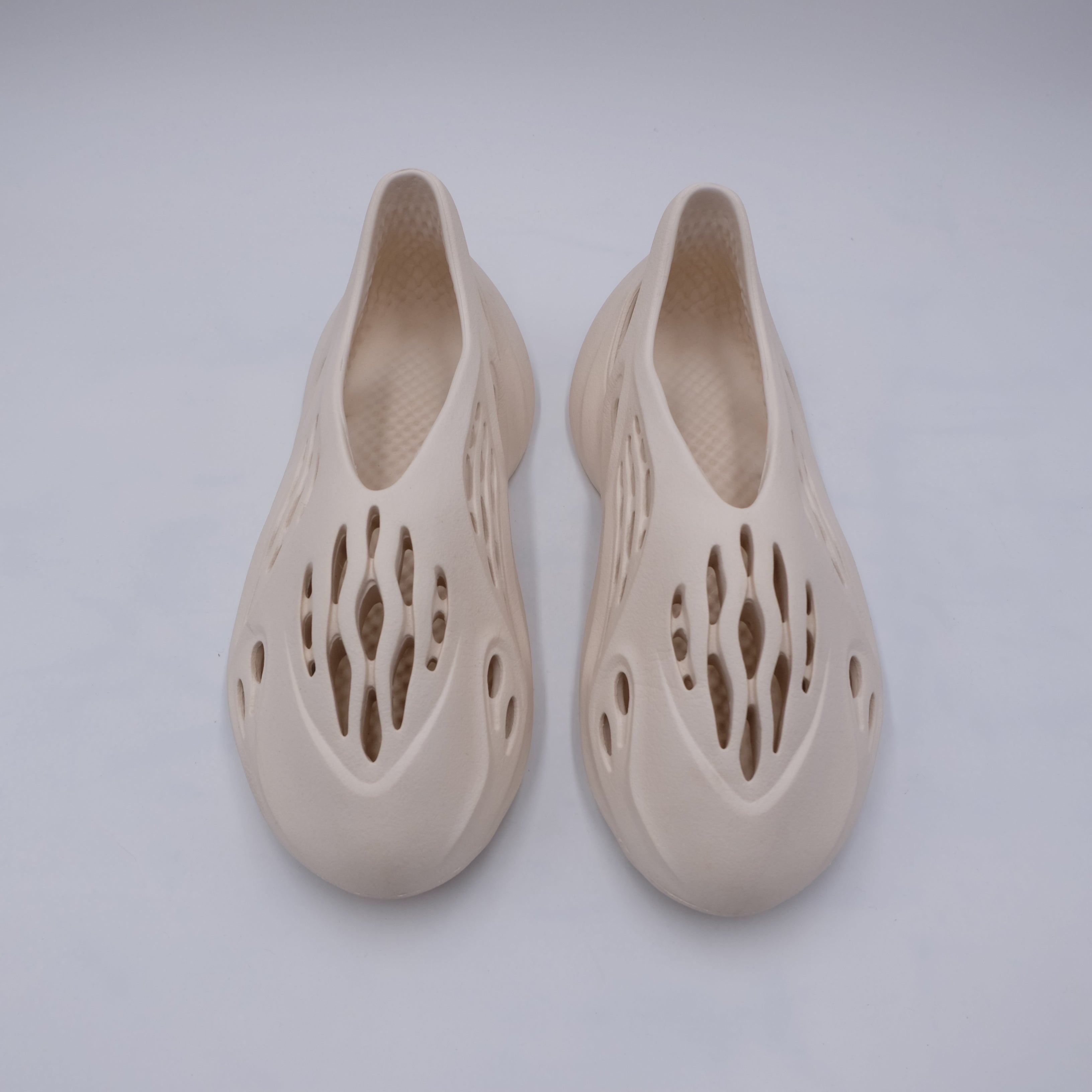 Yeezy Foam RNR Sand (taille 44,5)