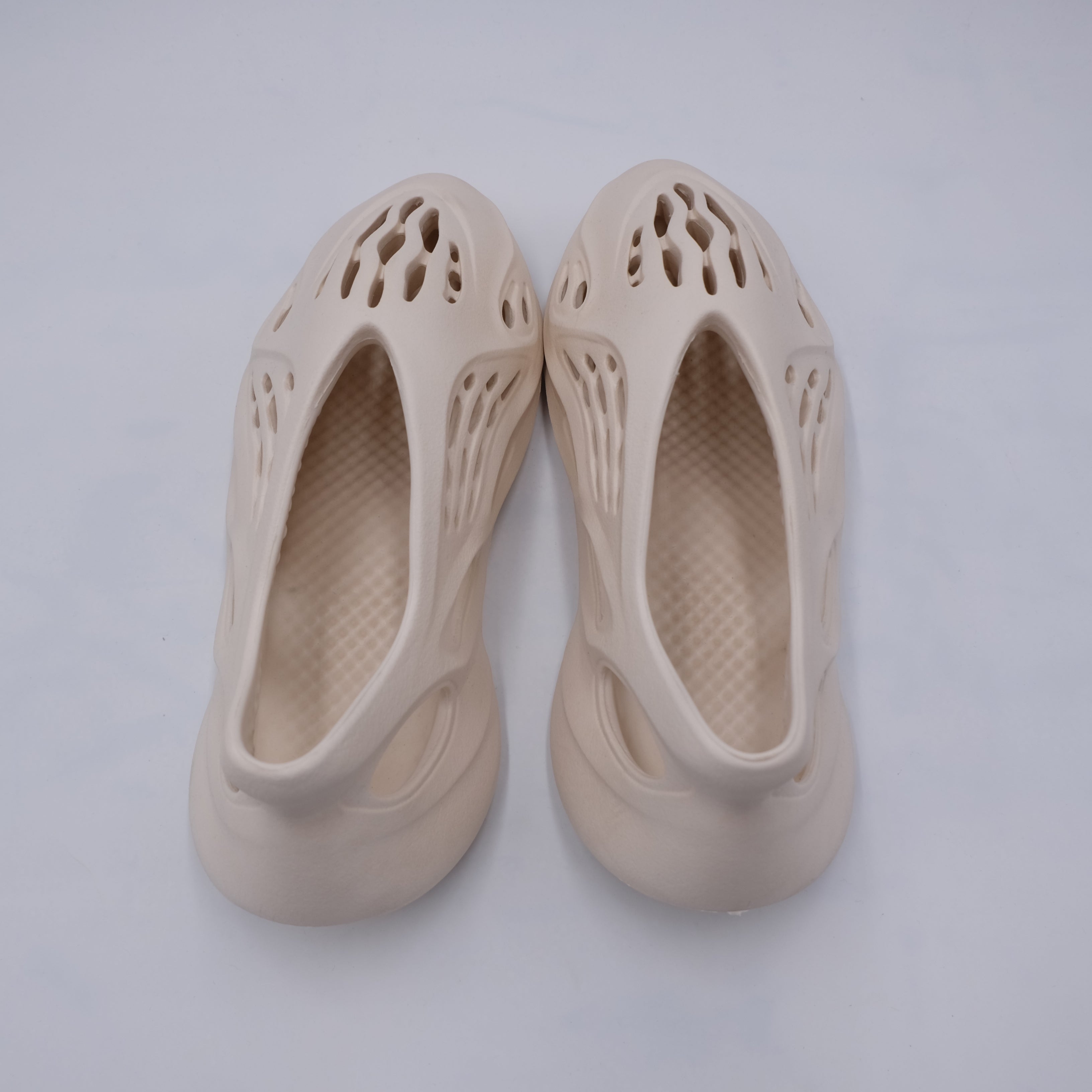 Yeezy Foam RNR Sand (taille 44,5)