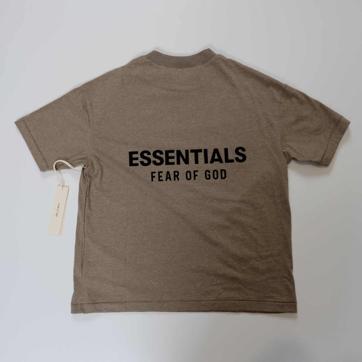 T-Shirt Essentials ( L )